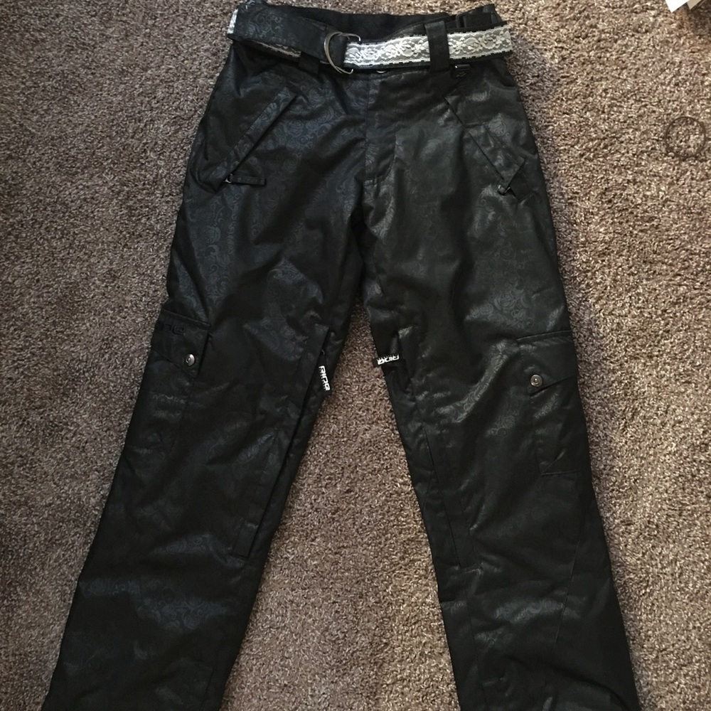 Ride snowboards board pants. Cell 5 series.